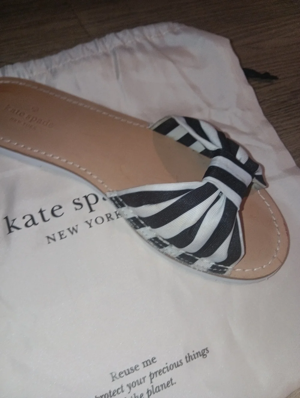 Kate Spade Nautical Stripe Bow Flat Sandals Black Ivory 7.5M - Picture 5 of 6